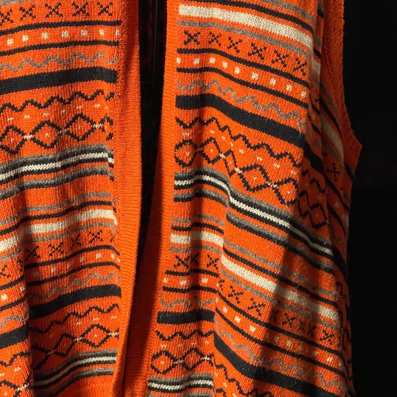 Vest - Picture 2 of 3